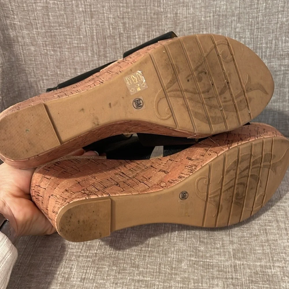 CL by Laundry Excellent - Black - Dream Girl Wedge Sandal 8 1/2 M
